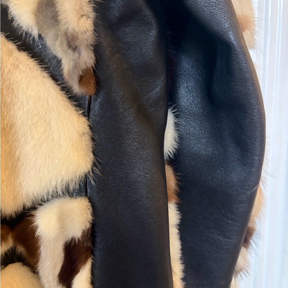 Luxurious Fur Patchwork Coat - Picture 9 of 11